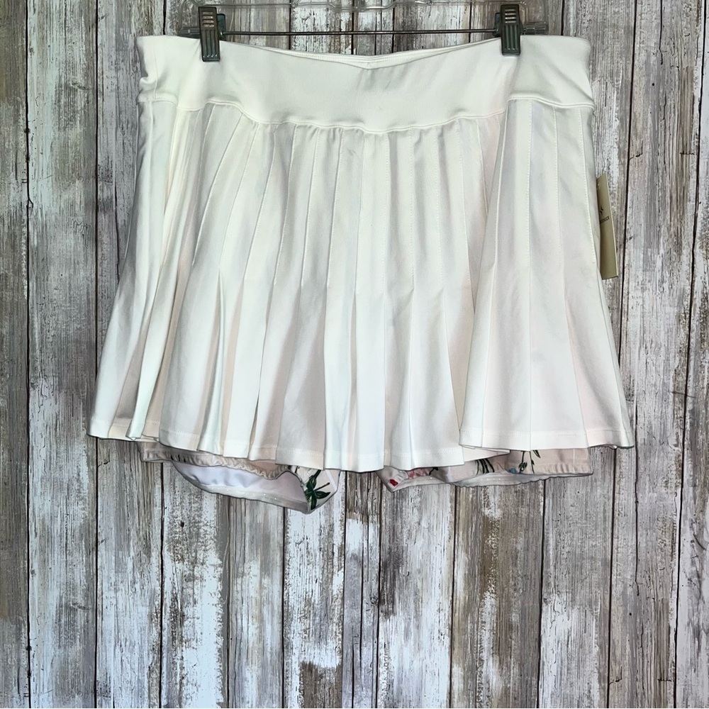 NWT Tuckernuck Fresh Buds Pleated Tennis Skort - Picture 2 of 12